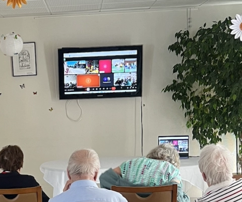 Visioconférence en direct de la caravane La Vache qui rit : une immersion festive au cœur du Tour de France