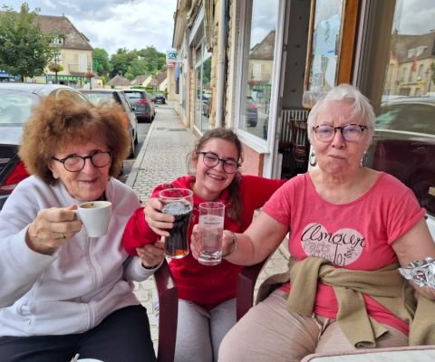 Sortie à la ferme de Ouezy puis dégustation d'une boisson à Bretteville sur Laize
