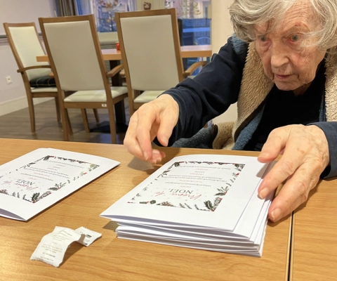 Un atelier pliage pour préparer les fêtes de fin d'année